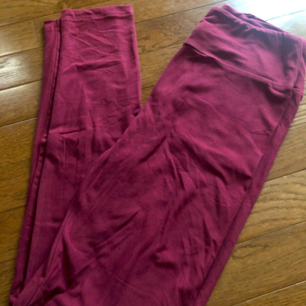 Lularoe OS Burgundy leggings